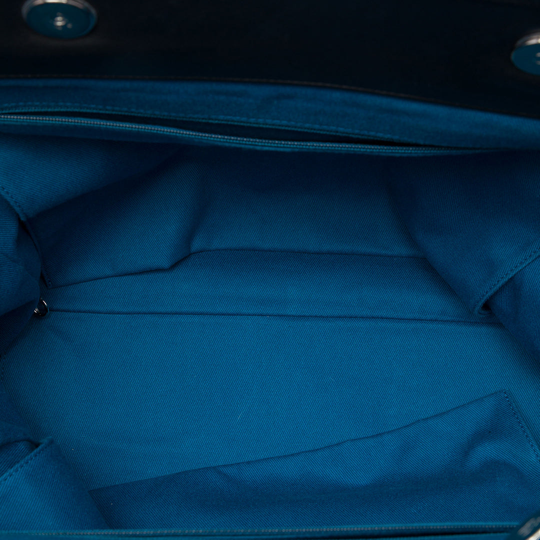 Chanel Shearling et Deauville Cabas Moyen Cuir de veau Bleu – vue 4 – GABY PARIS