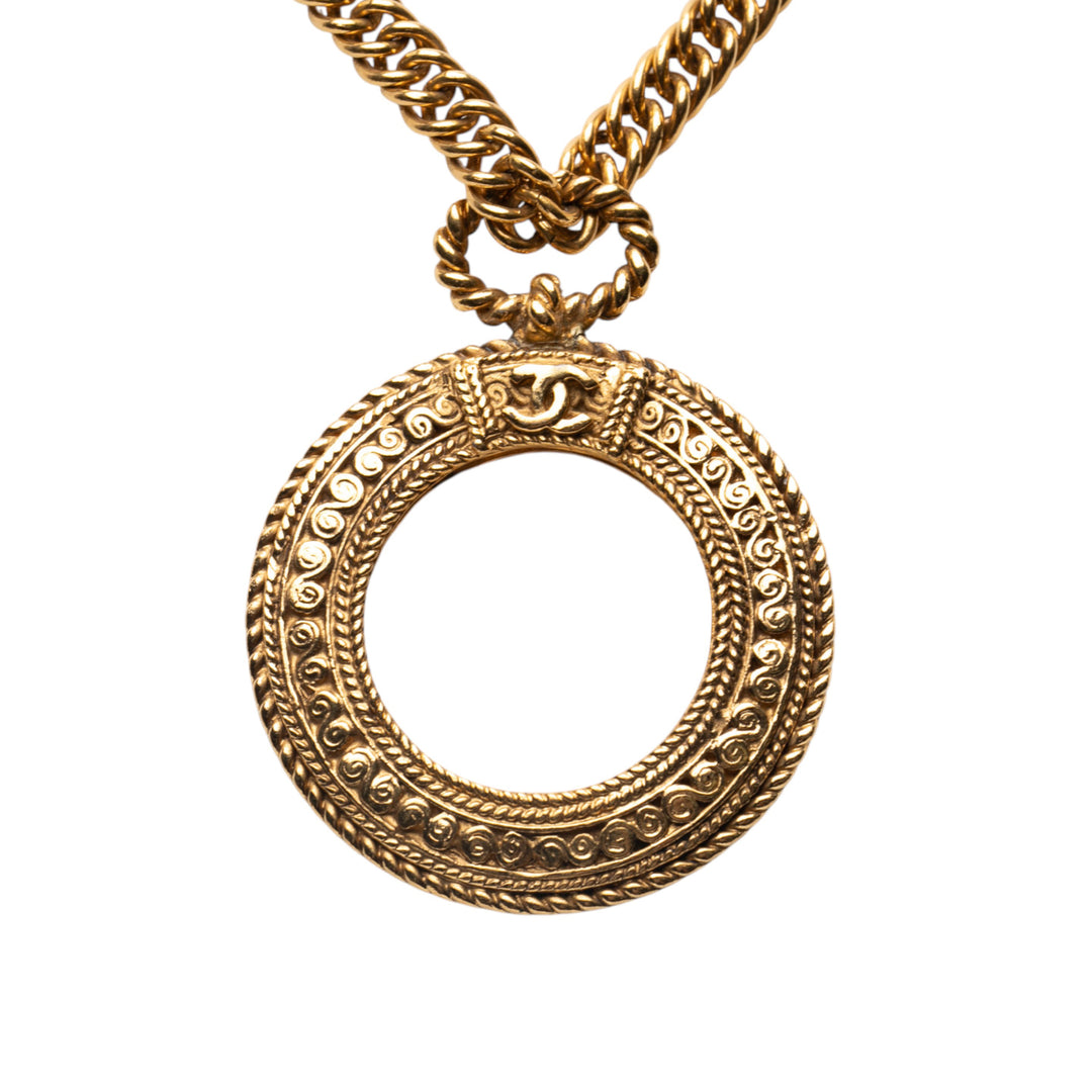 Chanel Doré Plated Loupe Magnifying Glass Pendant Collier Doré – GABY PARIS Authentique