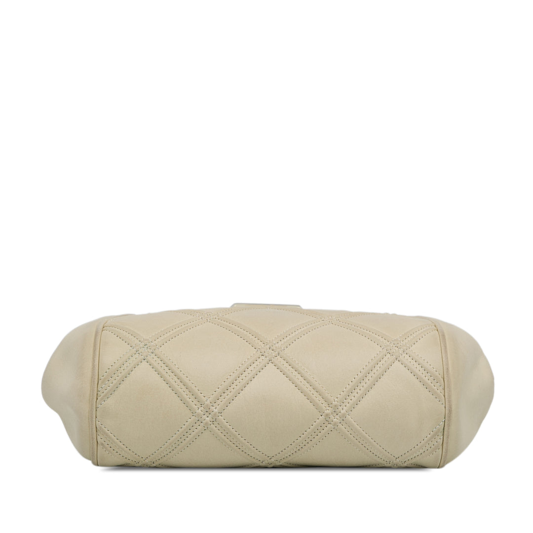 Chanel Cuir de veau Kiss Lock Frame Bag Blanc