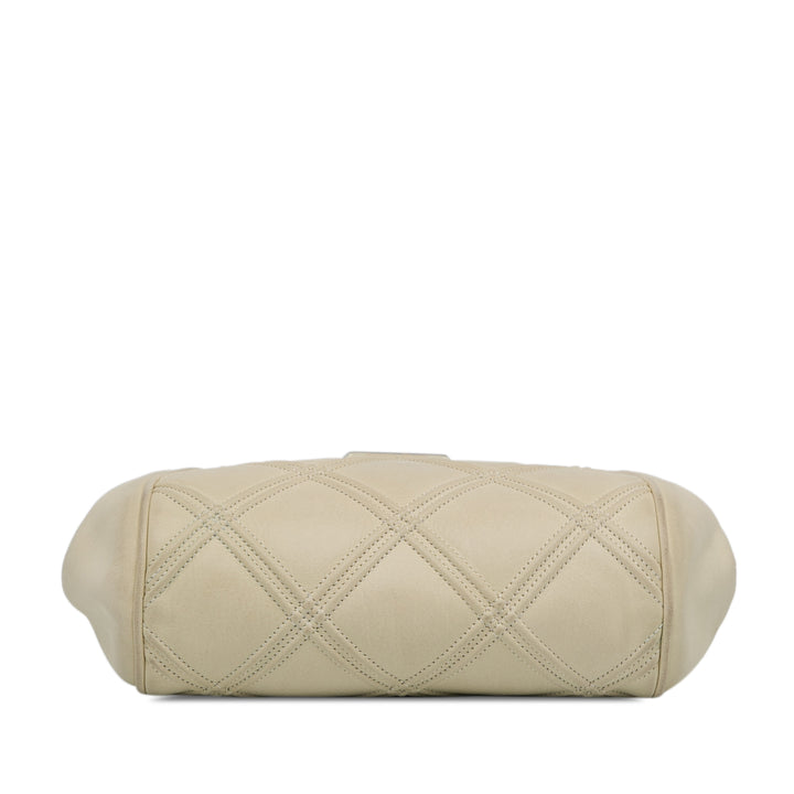 Chanel Cuir de veau Kiss Lock Frame Bag Blanc