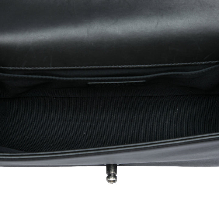 Chanel Matelassé Boy à rabat Moyen Cuir d'agneau Noir – vue 4 – GABY PARIS