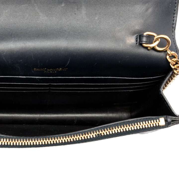Saint Laurent Smooth Cuir de veau Monogram Kate Pompon Chain Portefeuille