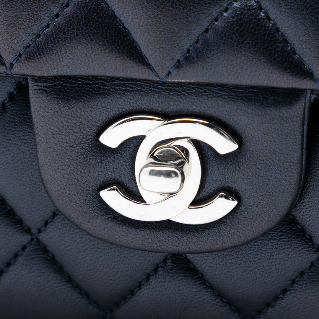 Chanel Medium Classic Cuir d’agneau Double rabat