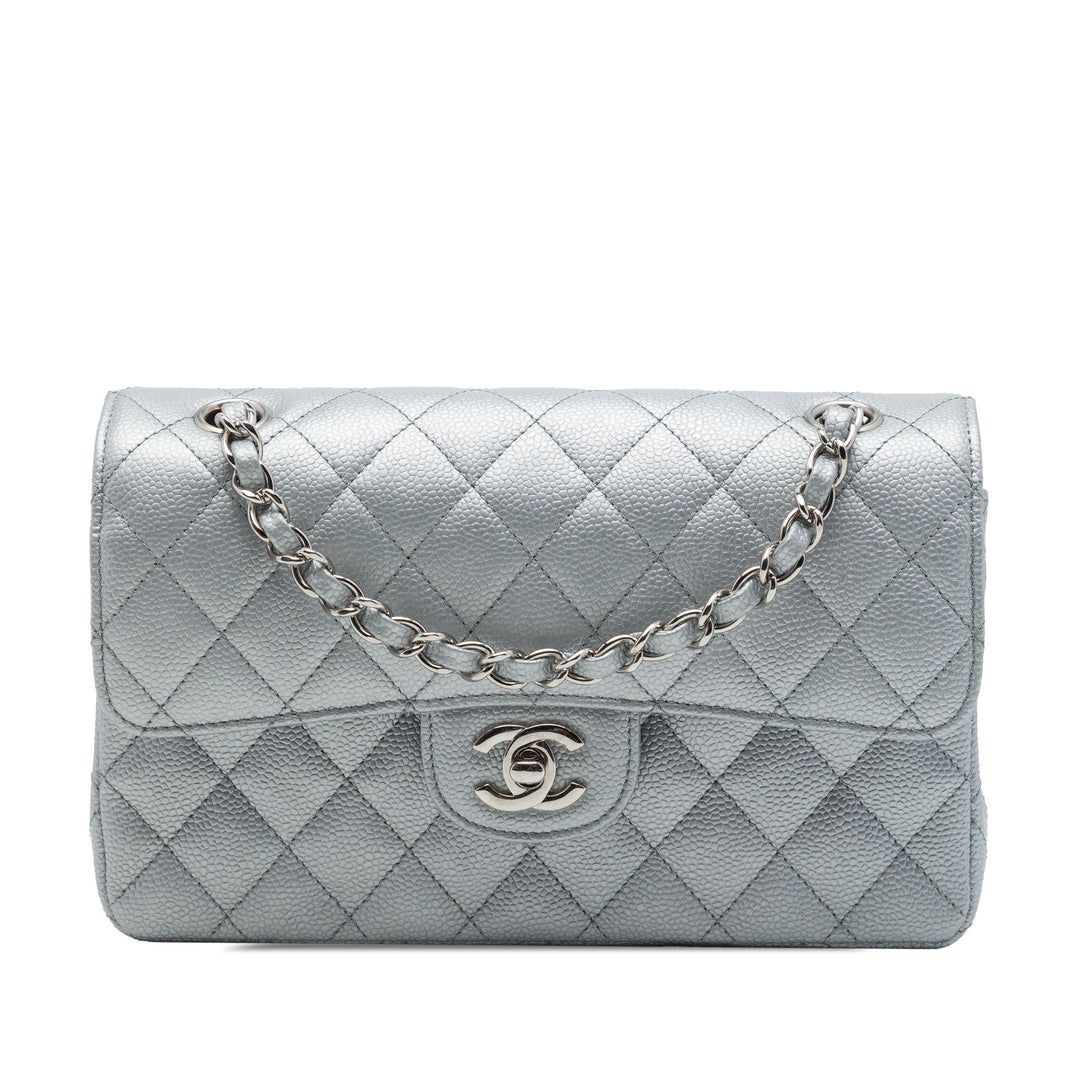 Chanel Sac porté épaule Classic Métallisé Double rabat Moyen Cuir caviar Argenté – vue principale – GABY PARIS