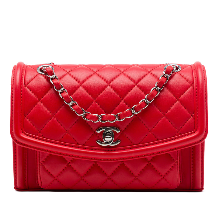 Chanel Matelassé Geometric à rabat Grand Cuir d'agneau Rouge – vue principale – GABY PARIS