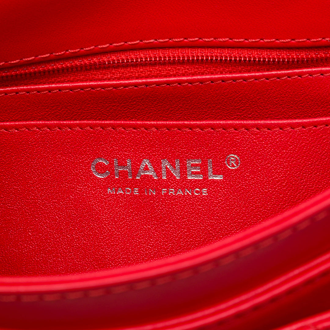 Chanel Matelassé Geometric à rabat Grand Cuir d'agneau Rouge – vue 5 – GABY PARIS