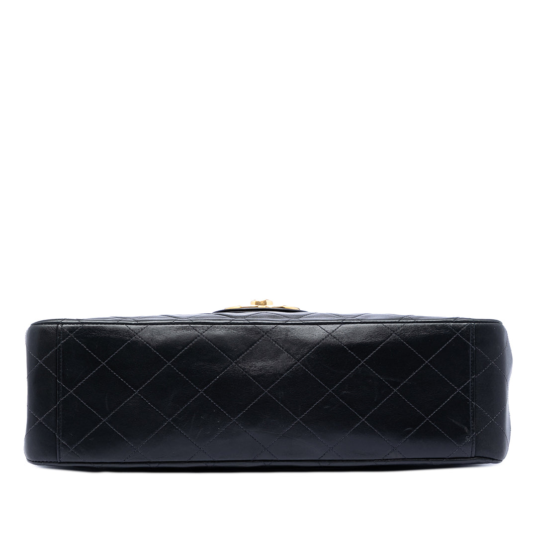 Chanel Maxi XL Classic Cuir d’agneau Simple rabat