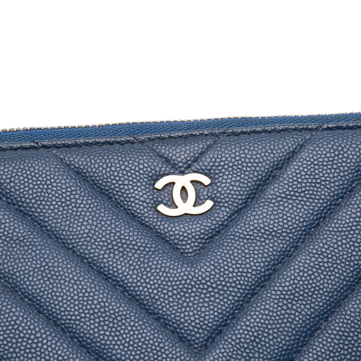 Chanel Medium Chevron Caviar Ancient Greek Charms O Étui Pochette Bleu – GABY PARIS Authentique