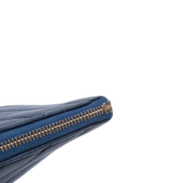 Chanel Medium Chevron Caviar Ancient Greek Charms O Étui Pochette Bleu – GABY PARIS Authentique