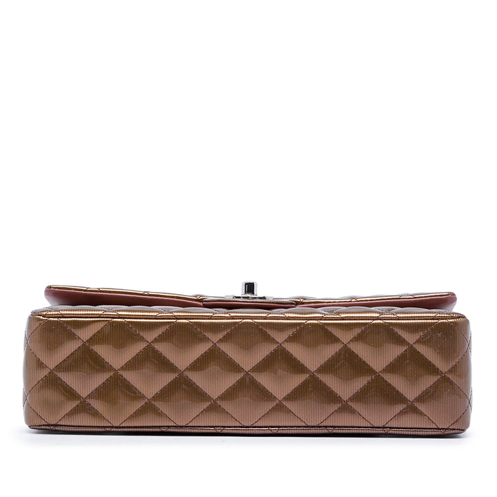 Chanel Medium Classic Striated Cuir verni Double rabat