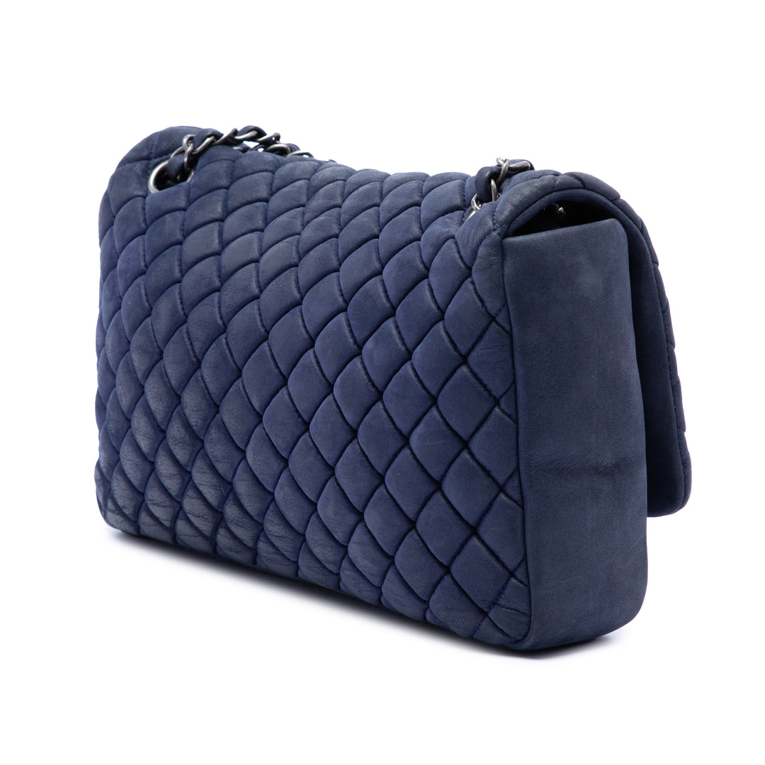 Chanel Large Matelassé Iridescent Cuir de veau New Bubble à rabat