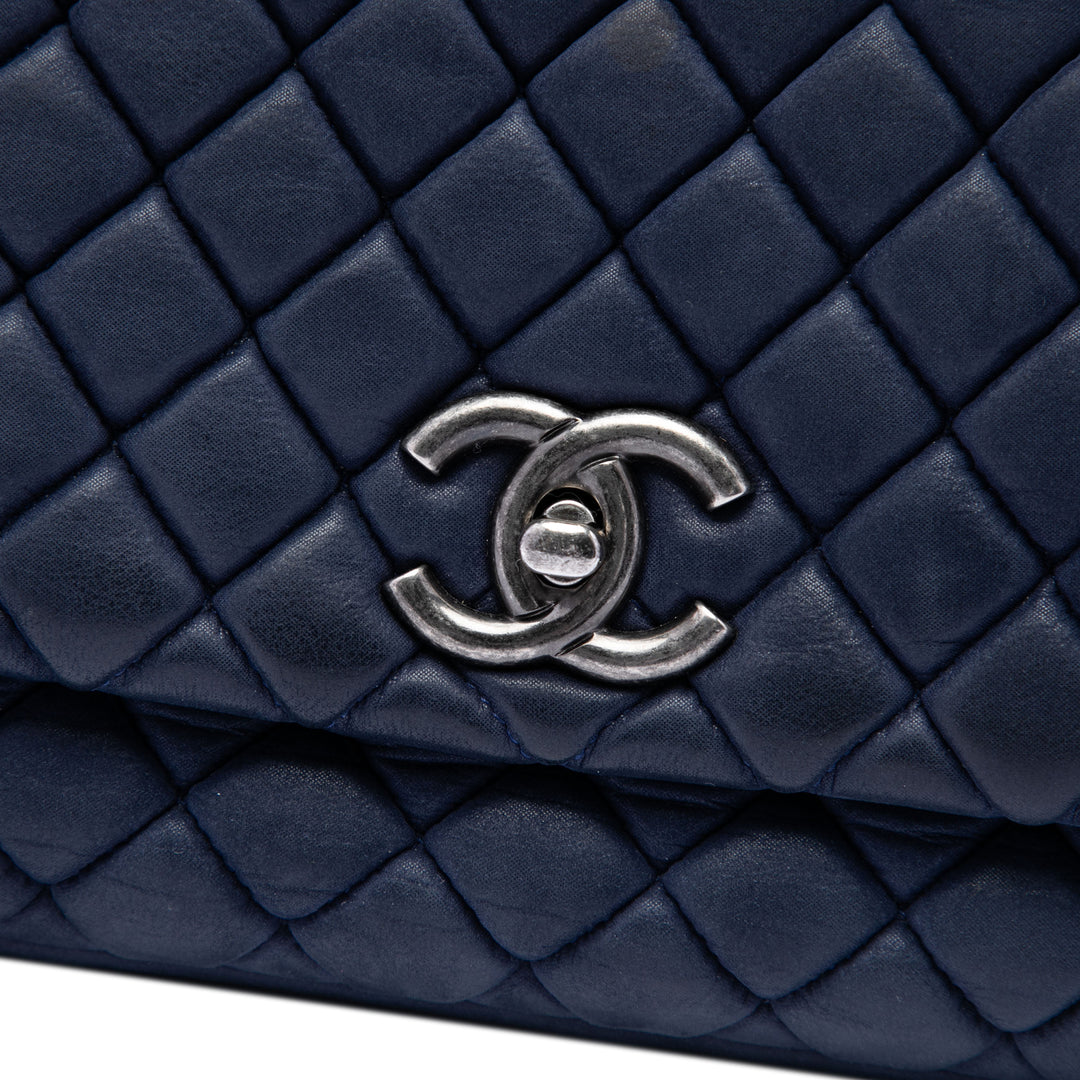 Chanel Large Matelassé Iridescent Cuir de veau New Bubble à rabat