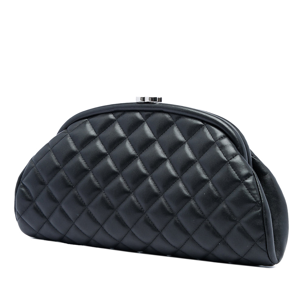 Chanel Matelassé Timeless Kisslock Pochette Cuir d'agneau Noir – vue 2 – GABY PARIS