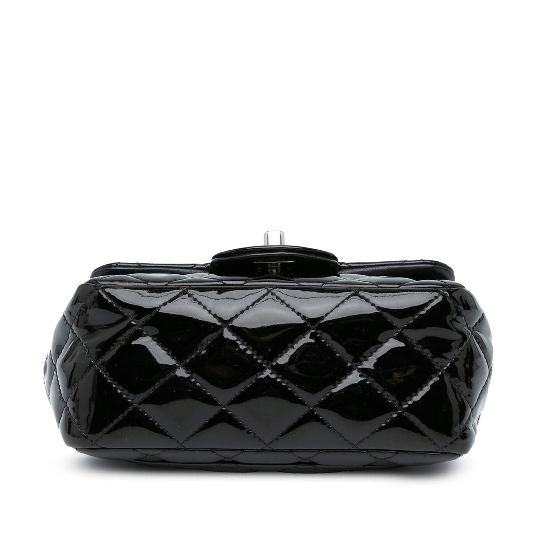 Chanel Mini Square Classic Cuir verni Simple rabat
