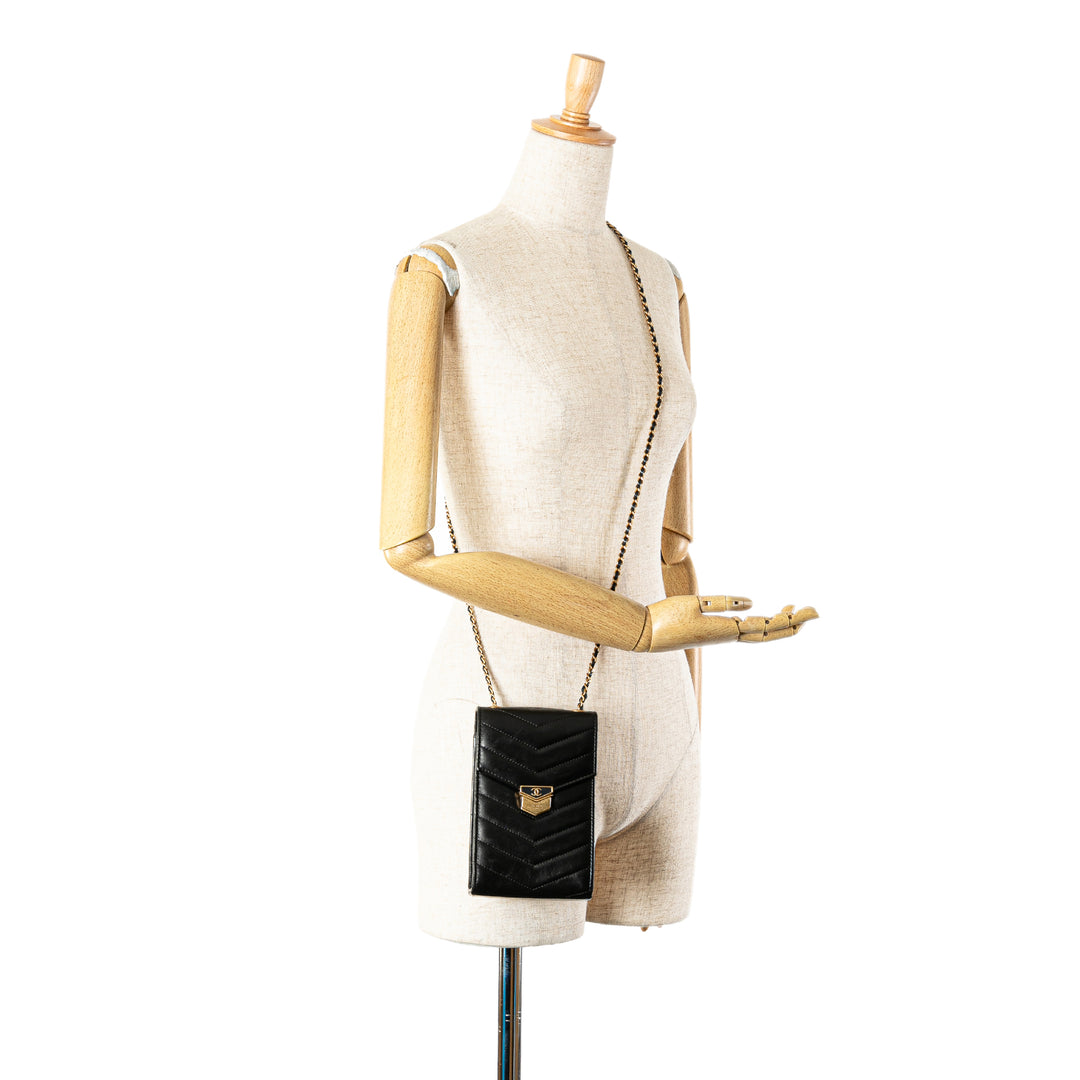 Calfskin CC Chevron Medal Envelope Vertical Clutch With Chain Black - Gaby Paris