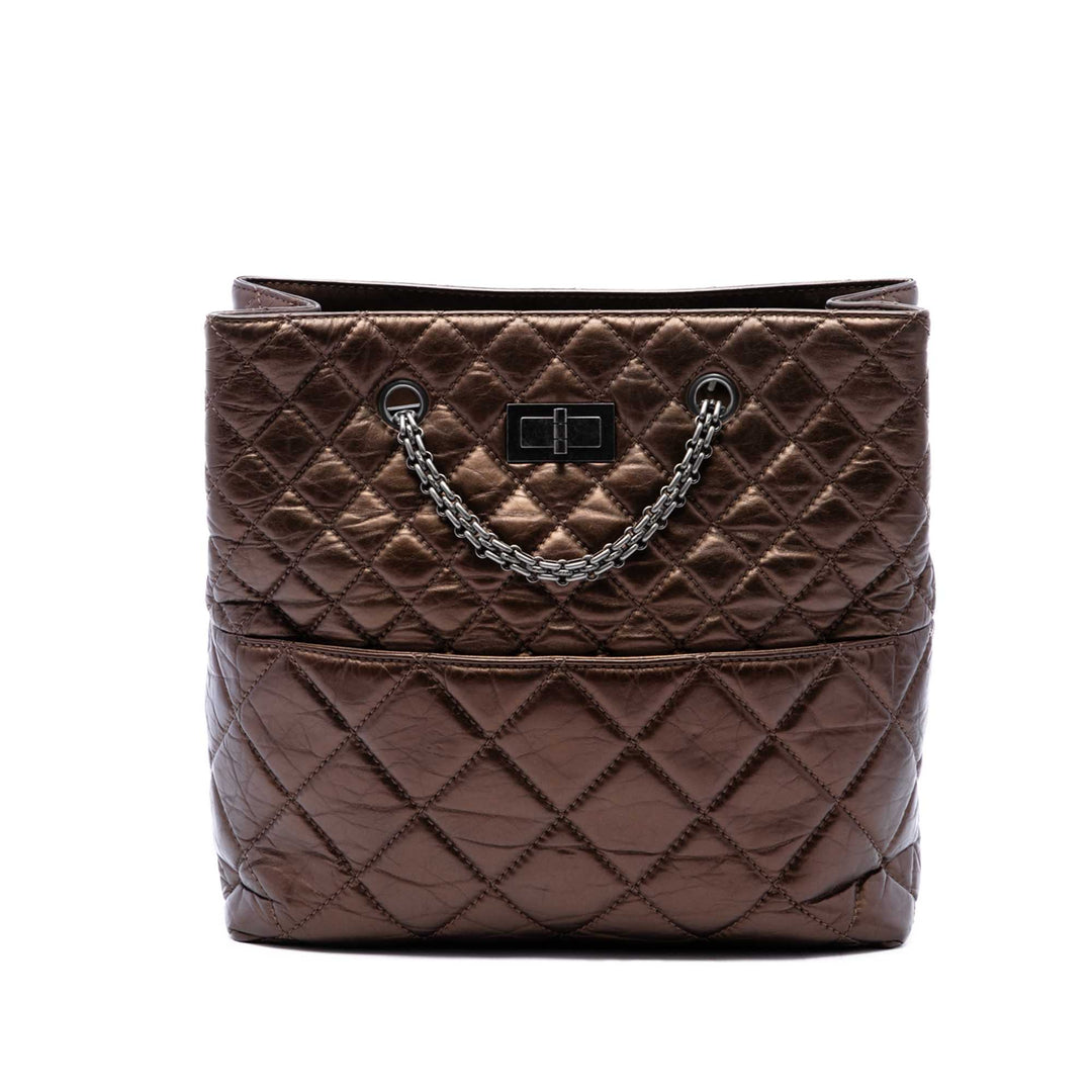 Chanel Matelassé Métallisé vieilli Reissue 2.55 Cabas Cuir de veau Marron – vue principale – GABY PARIS