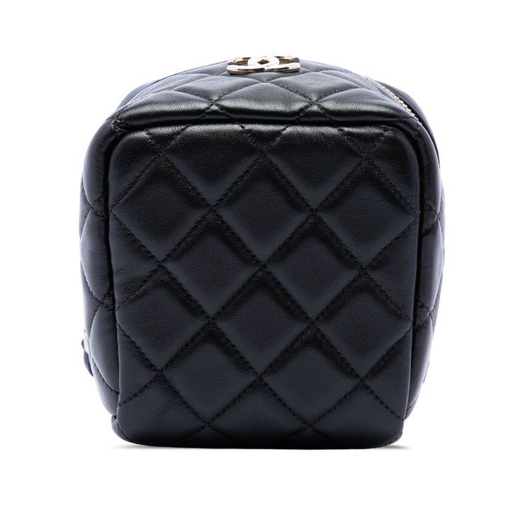 CC Matelassé Cube Wristlet Vanity Cuir d'agneau Noir