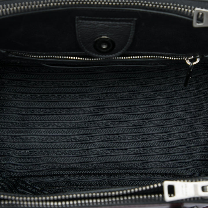 Prada Sac à main Bicolore Glace Veau Twin Poche Double Poignée Rouge – vue 4 – GABY PARIS