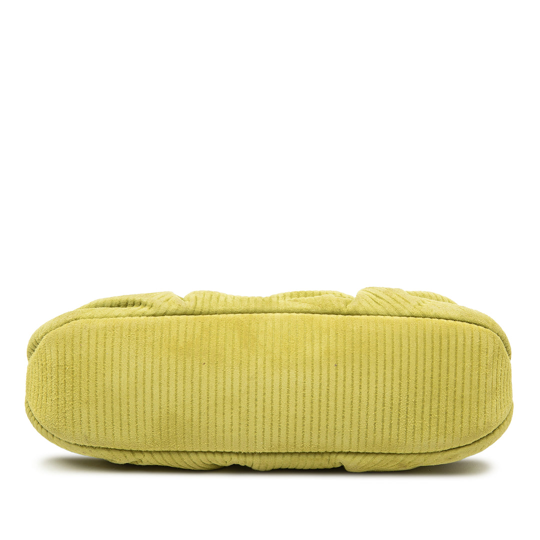 Fendi Small embossé Daim Peekaboo Click Pochette avec chaîne