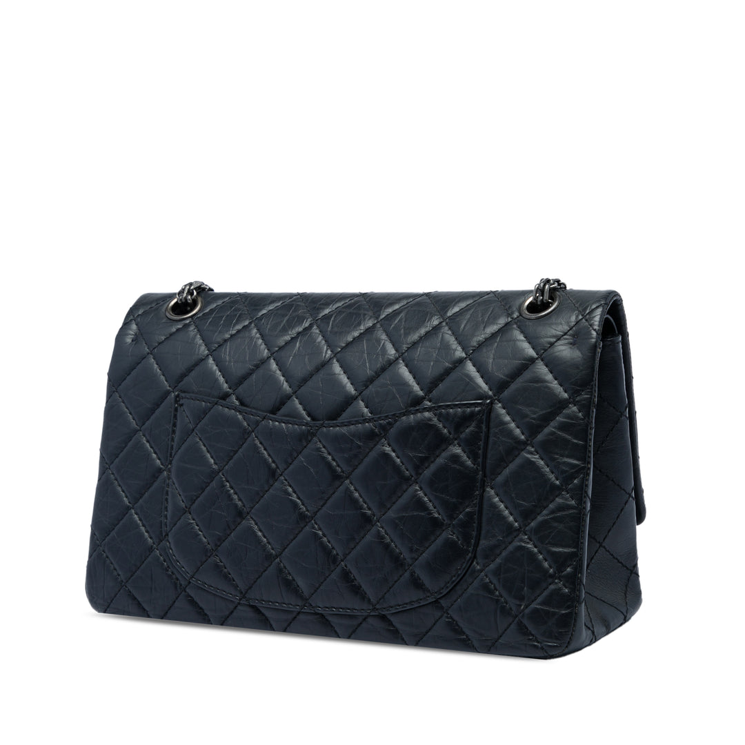Chanel Sac porté épaule Matelassé vieilli Reissue 2.55 Double rabat 226 Cuir de veau Noir – vue 2 – GABY PARIS
