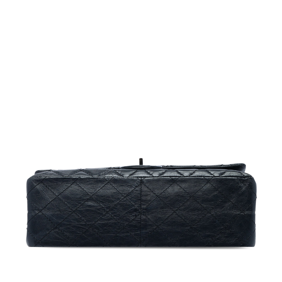 Chanel Sac porté épaule Matelassé vieilli Reissue 2.55 Double rabat 226 Cuir de veau Noir – vue 3 – GABY PARIS