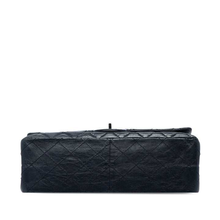 Chanel Sac porté épaule Matelassé vieilli Reissue 2.55 Double rabat 226 Cuir de veau Noir – vue 3 – GABY PARIS