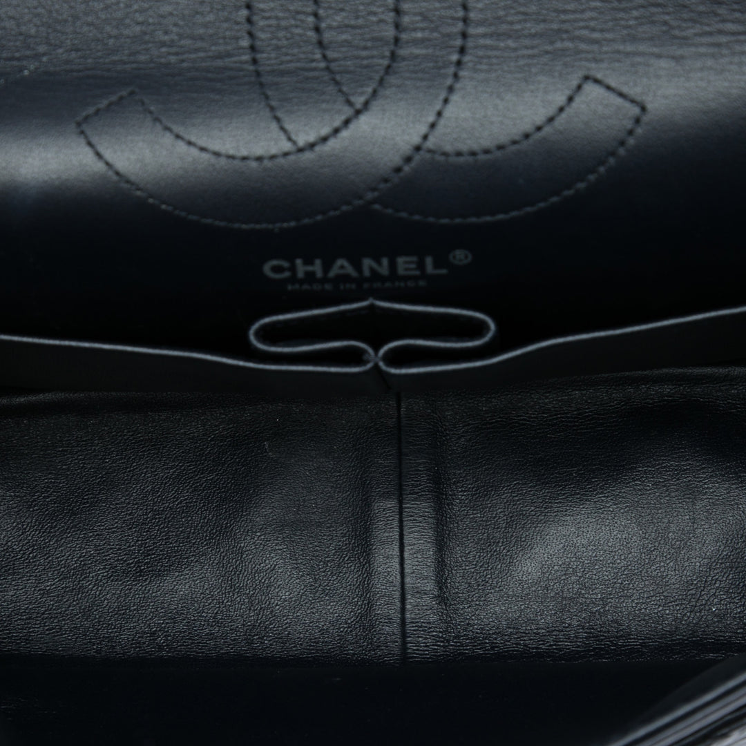 Chanel Sac porté épaule Matelassé vieilli Reissue 2.55 Double rabat 226 Cuir de veau Noir – vue 4 – GABY PARIS