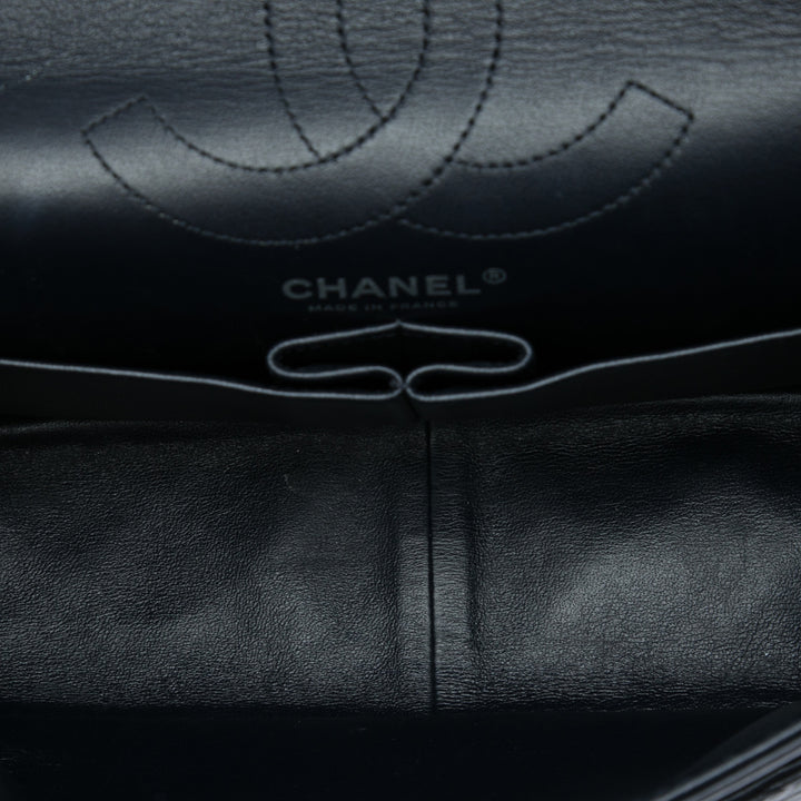 Chanel Sac porté épaule Matelassé vieilli Reissue 2.55 Double rabat 226 Cuir de veau Noir – vue 4 – GABY PARIS