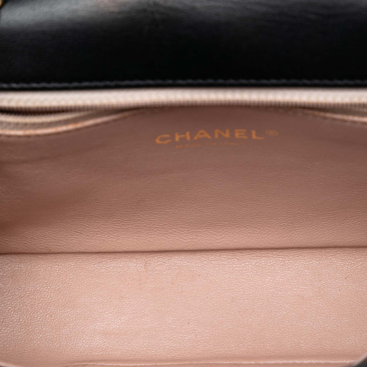 Chanel Small Matelassé Caviar CC Filigree à rabat