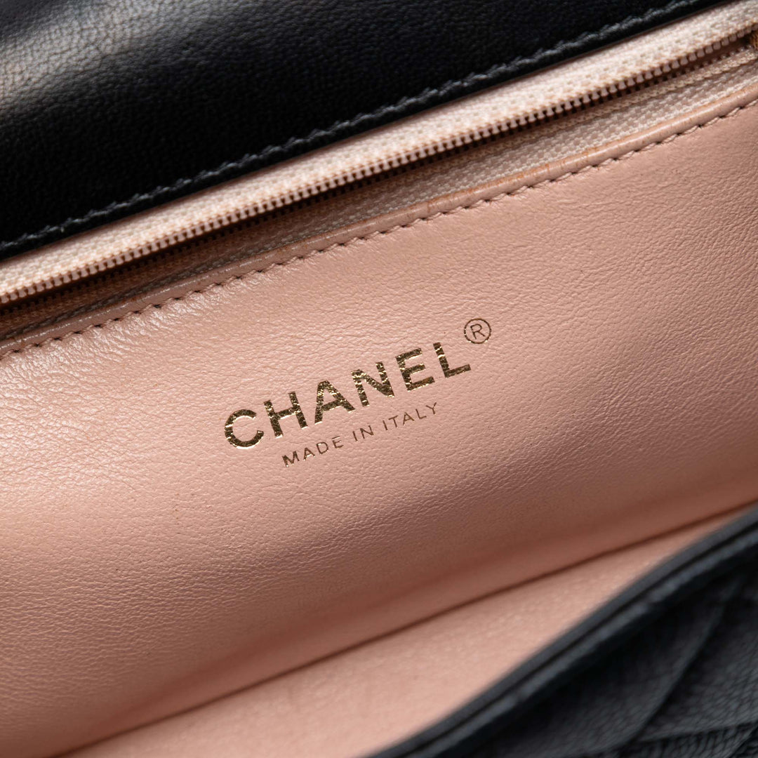 Chanel Small Matelassé Caviar CC Filigree à rabat