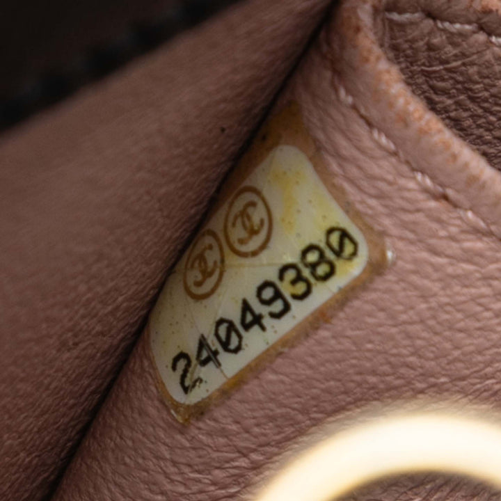 Chanel Small Matelassé Caviar CC Filigree à rabat