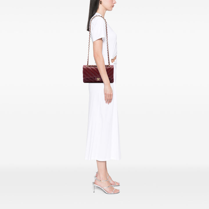Classic Chevron Pleated Double rabat Moyen Cuir de veau Rouge