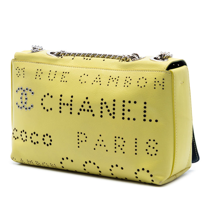 Chanel perforé Cuir de veau Logo Œillets à rabat
