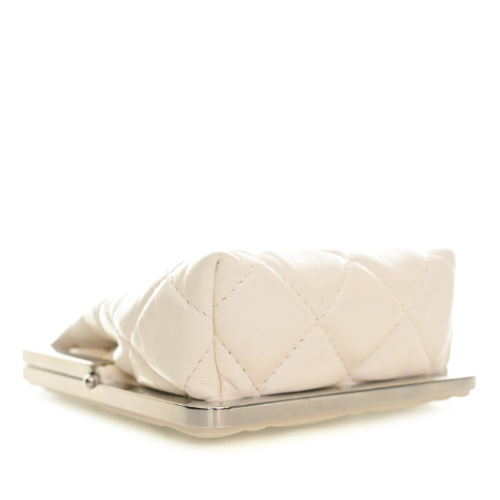 Chanel CC Matelassé Acrylic et Cuir d’agneau Evening Pochette avec chaîne