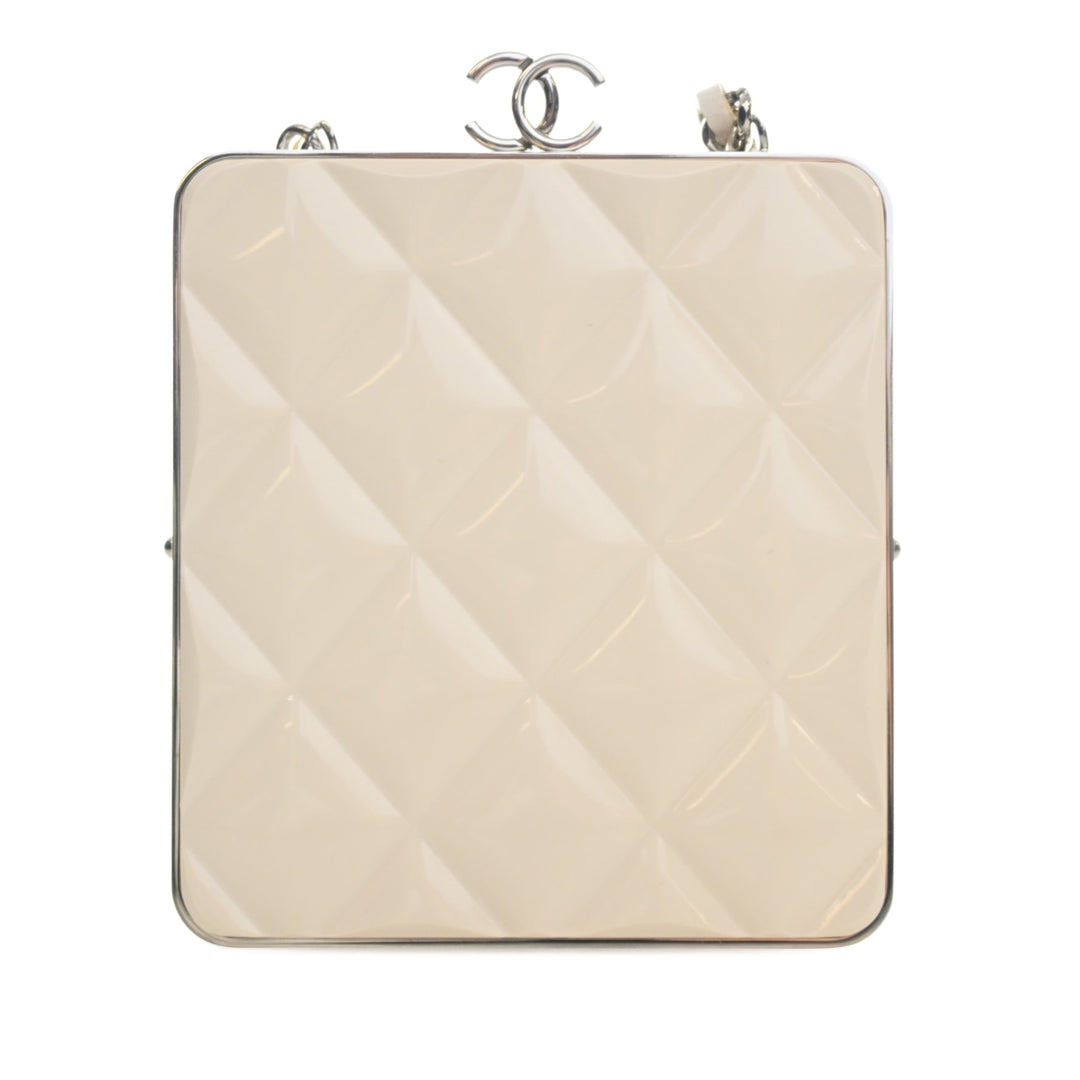 Chanel CC Matelassé Acrylic et Cuir d’agneau Evening Pochette avec chaîne