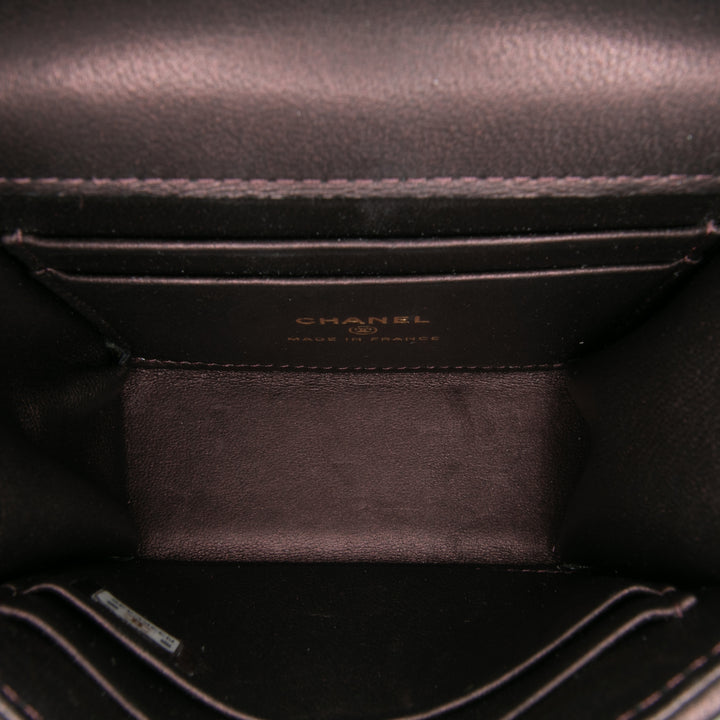 Chanel CC Matelassé Iridescent Cuir d’agneau anse supérieure à rabat Pochette avec chaîne