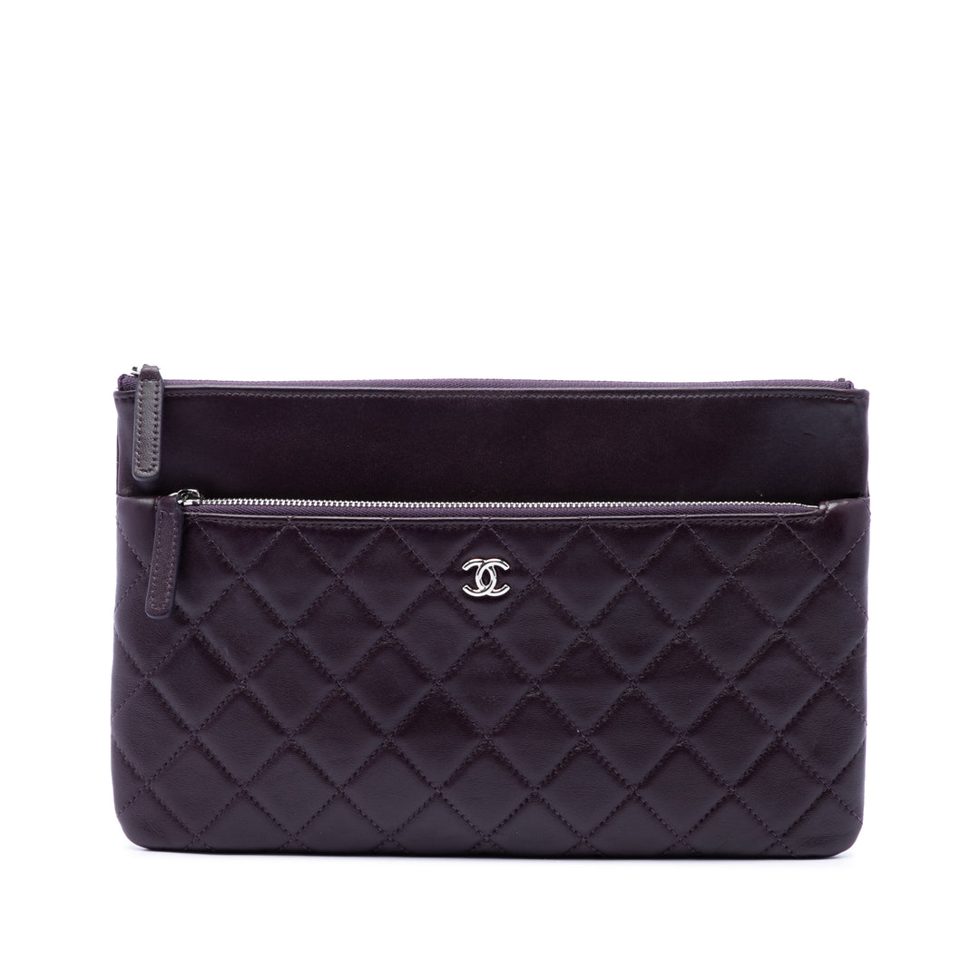 Chanel Pochette CC Matelassé Double Zippé Cuir d'agneau Violet – vue principale – GABY PARIS