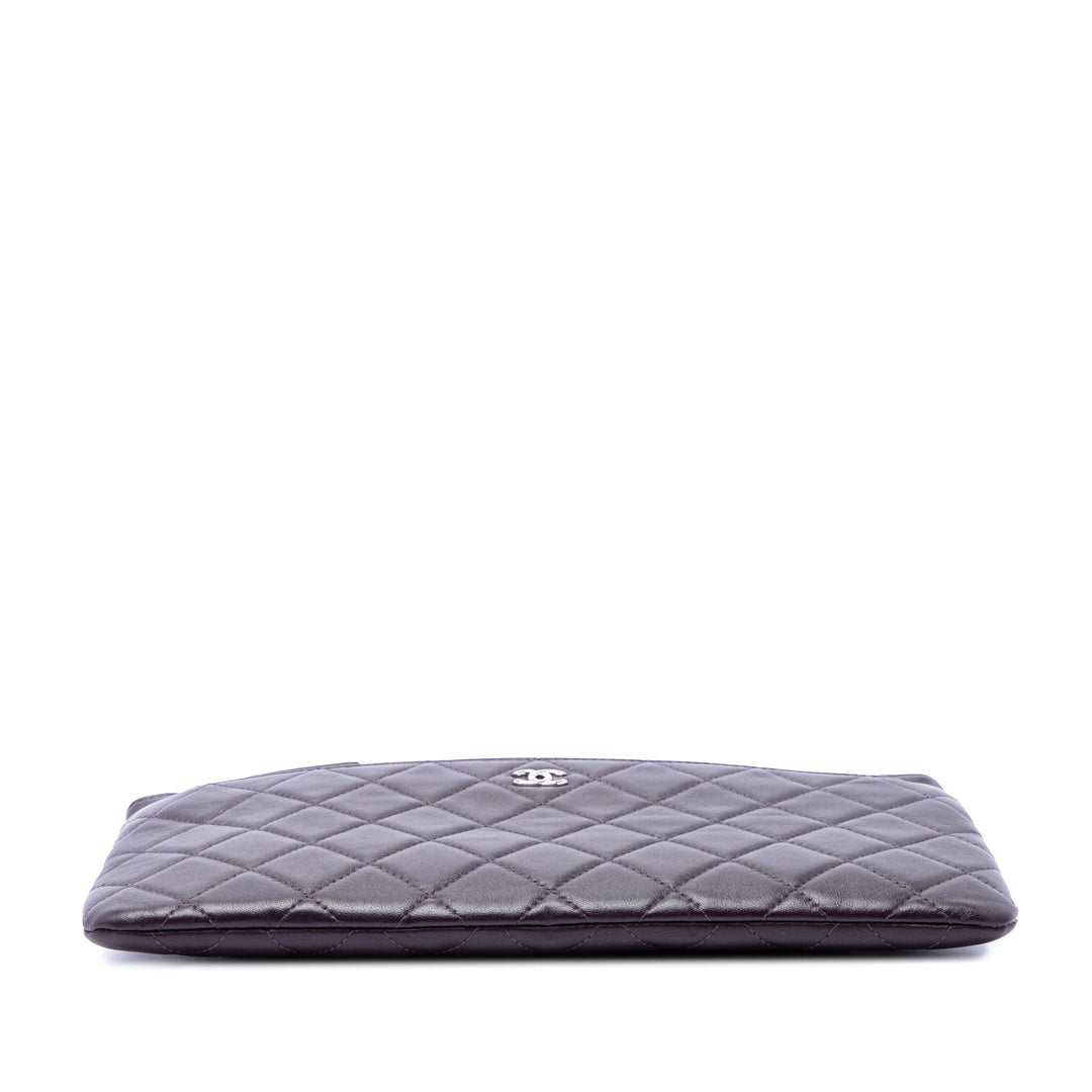 Chanel Pochette CC Matelassé Double Zippé Cuir d'agneau Violet – vue 3 – GABY PARIS