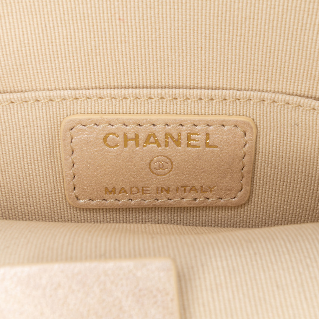 Chanel Mini CC Métallisé Cuir d’agneau Camellia Bouquet Round Pochette on Chain Doré – GABY PARIS Authentique
