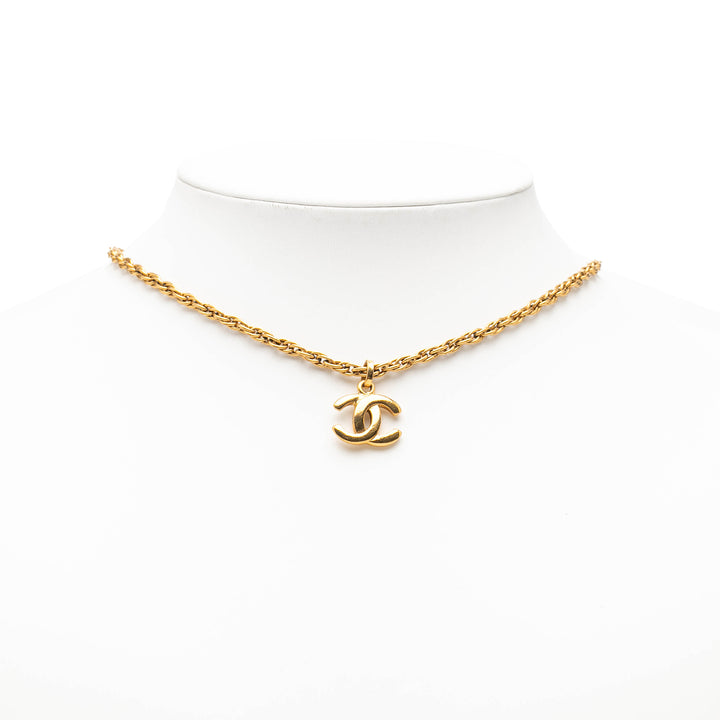 Chanel plaqué CC Pendant Collier