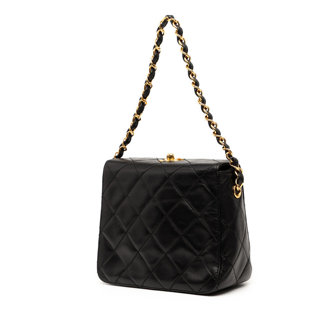 Chanel CC Quilted Cuir d’agneau Turnlock Sac à main Noir