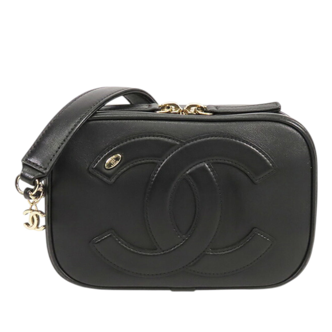 Chanel Sac caméra CC Mania Cuir d'agneau Noir – vue principale – GABY PARIS