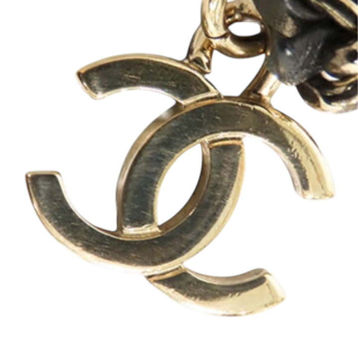 Chanel Sac caméra CC Mania Cuir d'agneau Noir – vue 10 – GABY PARIS