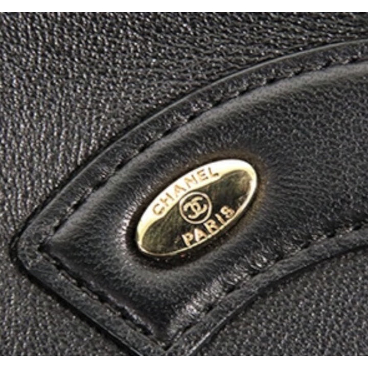 Chanel Sac caméra CC Mania Cuir d'agneau Noir – vue 9 – GABY PARIS