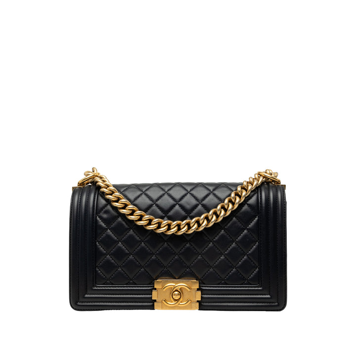Chanel Sac bandoulière Matelassé Boy à rabat Moyen Cuir d'agneau Noir – vue principale – GABY PARIS