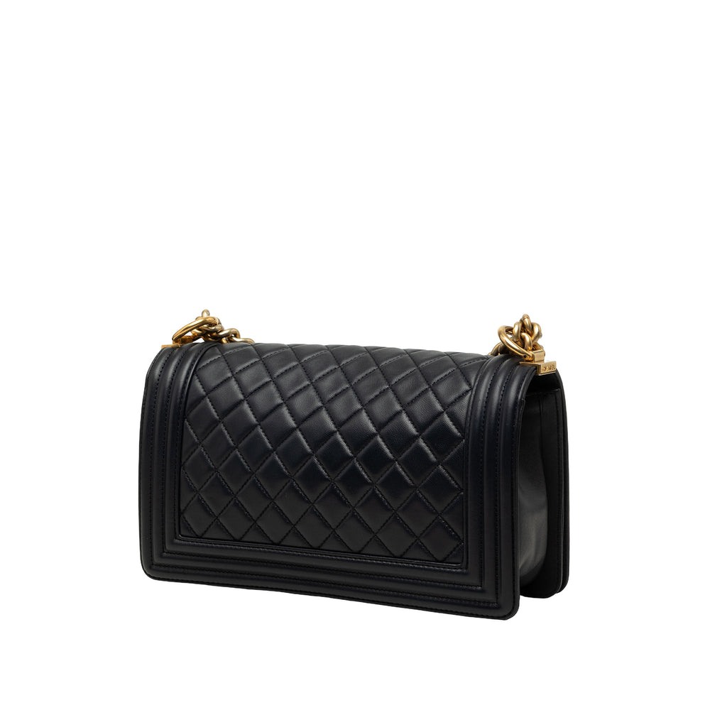 Chanel Sac bandoulière Matelassé Boy à rabat Moyen Cuir d'agneau Noir – vue 2 – GABY PARIS