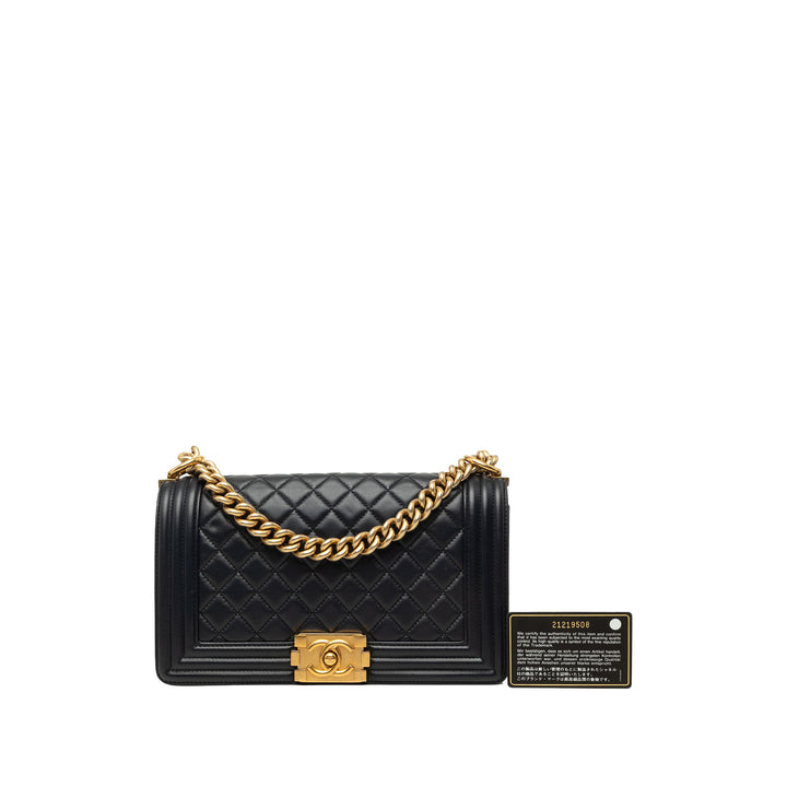 Chanel Sac bandoulière Matelassé Boy à rabat Moyen Cuir d'agneau Noir – vue 7 – GABY PARIS