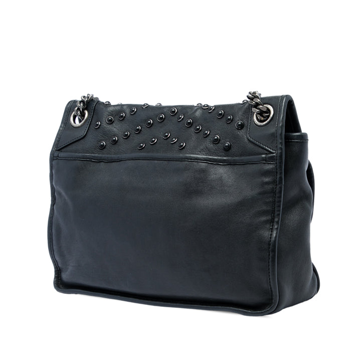 Saint Laurent Sac porté épaule clouté Niki Moyen Cuir de veau Noir – vue 2 – GABY PARIS