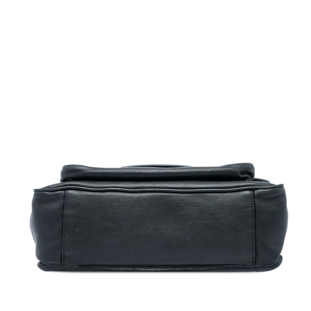 Saint Laurent Sac porté épaule clouté Niki Moyen Cuir de veau Noir – vue 3 – GABY PARIS