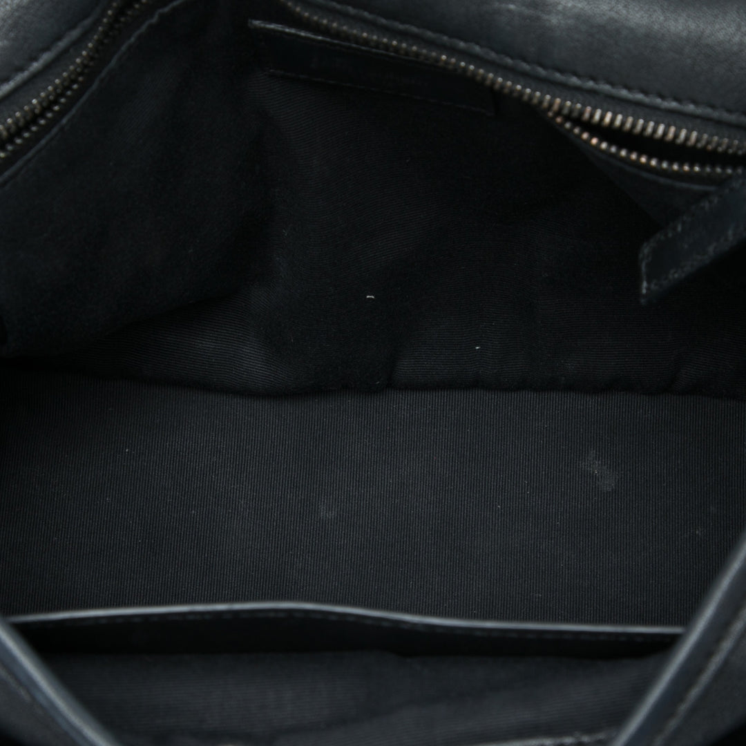 Saint Laurent Sac porté épaule clouté Niki Moyen Cuir de veau Noir – vue 4 – GABY PARIS